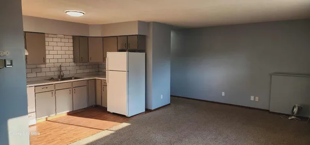 $800 | 102 Lake Avenue South, Unit 4, Spicer, MN 56288