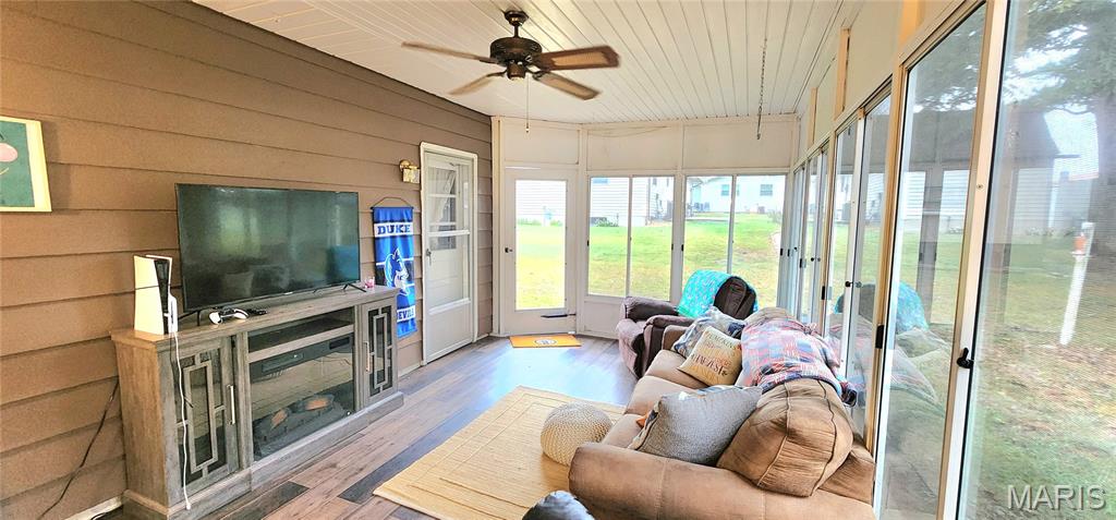 211 Dixie Drive Chester, IL 62233 - Photo 9 of 33