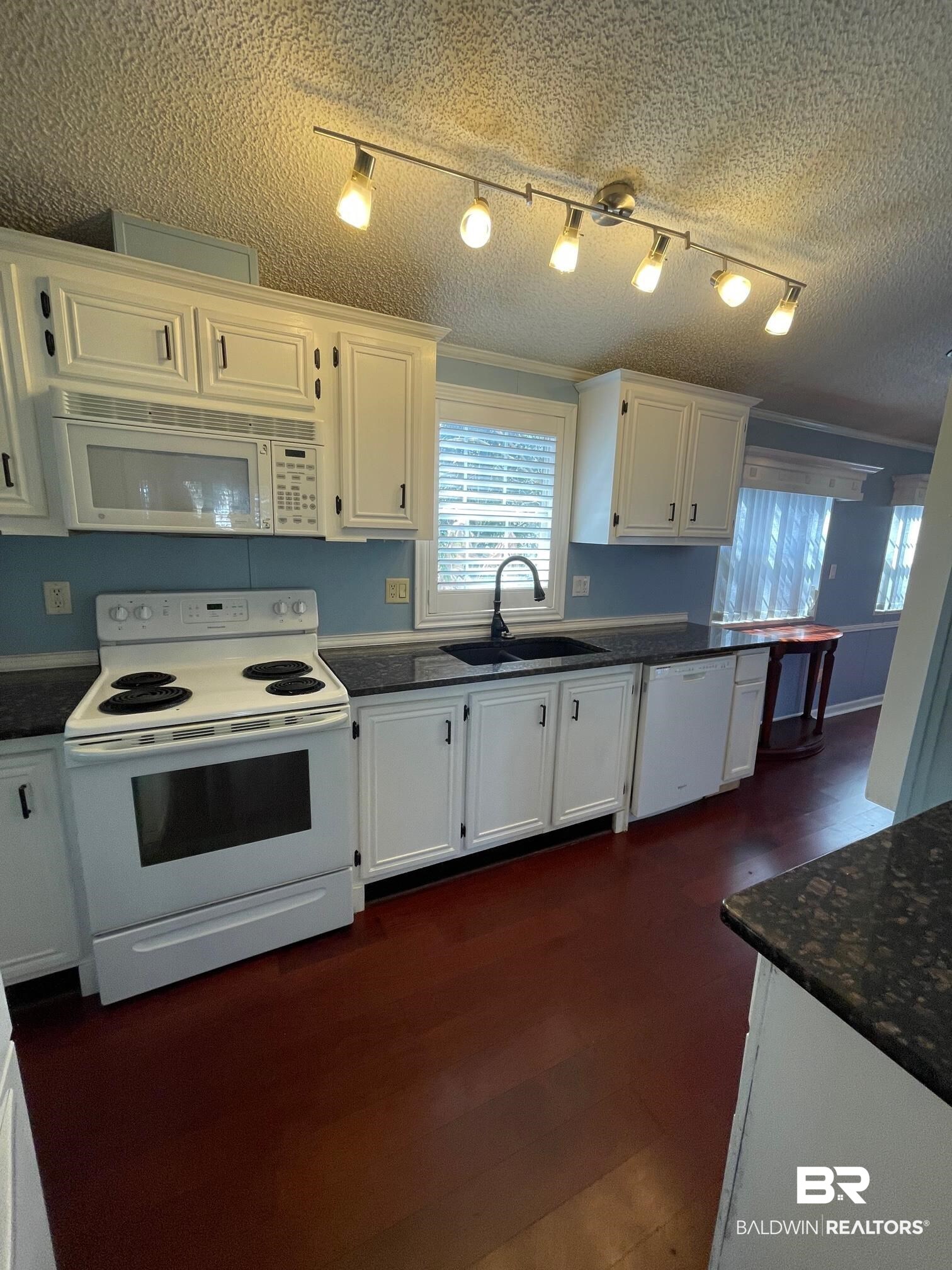 202 Defuniak Loop Lillian, AL 36549 - Photo 3 of 35