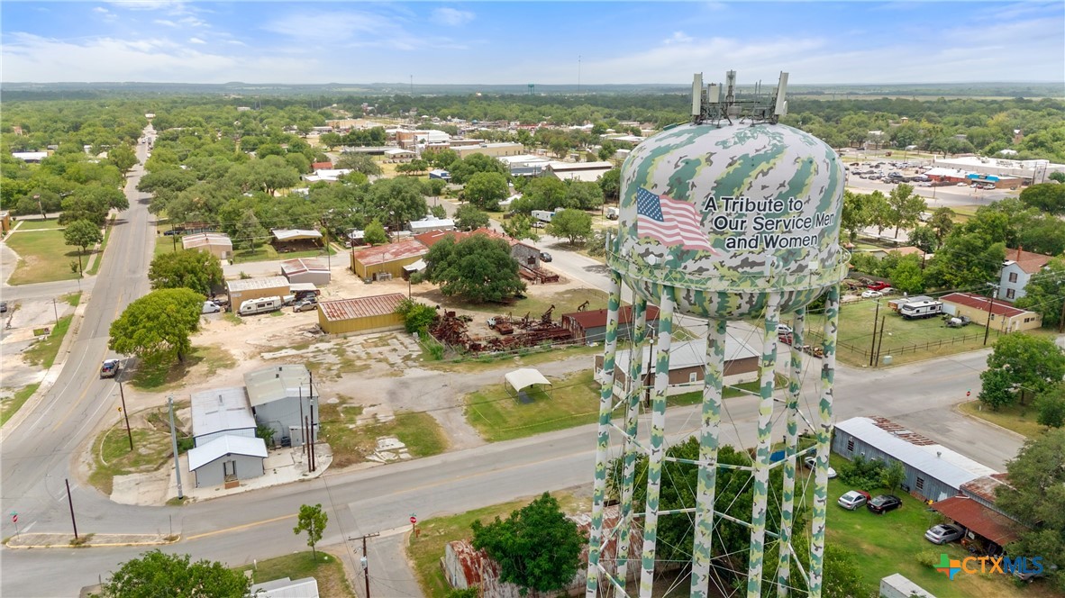 1140 North Hackberry Avenue Luling, TX 78648 - Photo 17 of 20 a view of lake view and mountain view