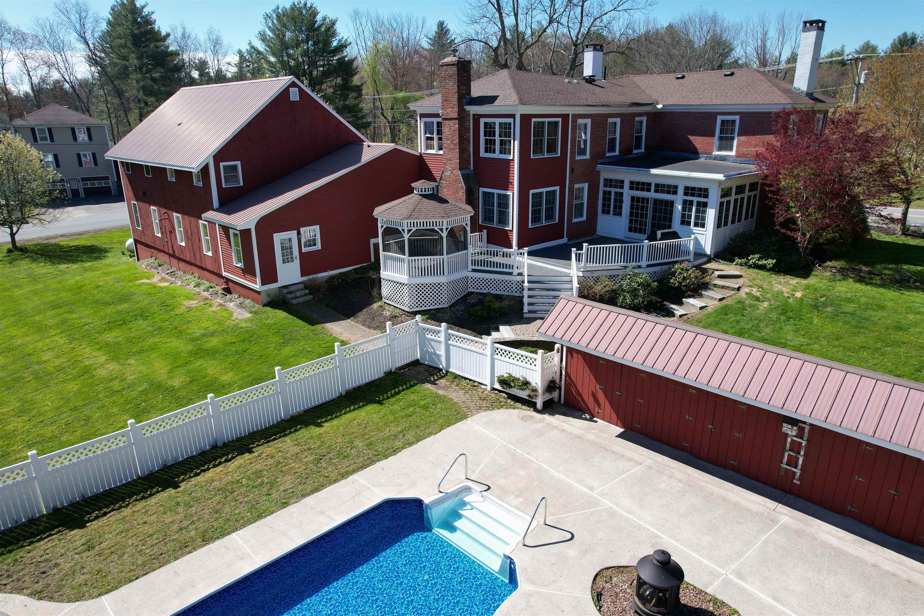 349 Main Street Hampstead, NH 03841 - Photo 2 of 40