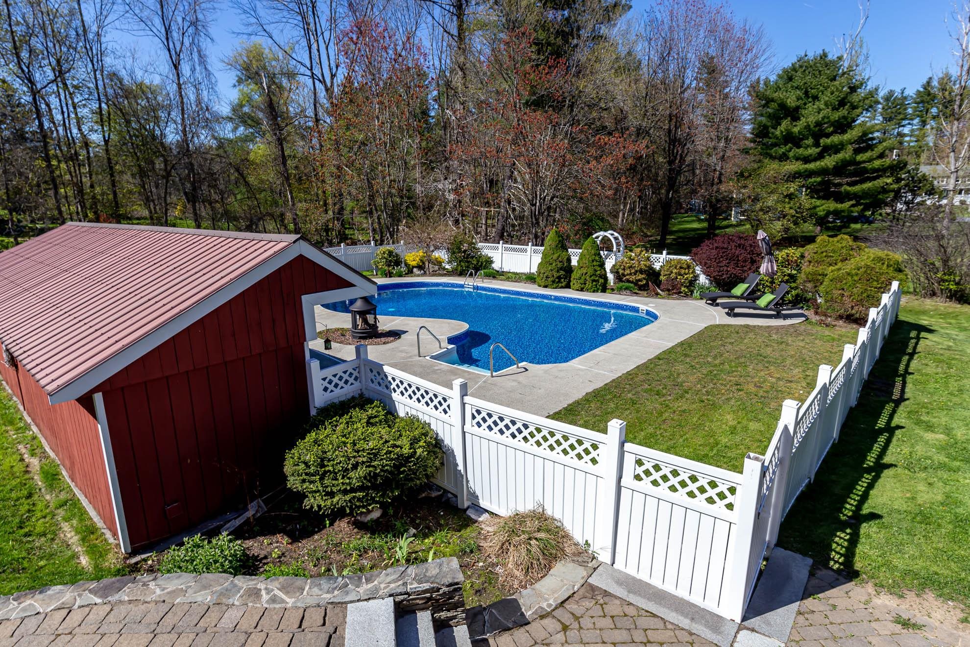 349 Main Street Hampstead, NH 03841 - Photo 4 of 40