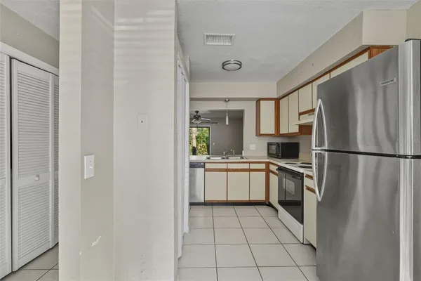 $1,800 | 16545 Brigadoon Drive, Tampa, FL 33618