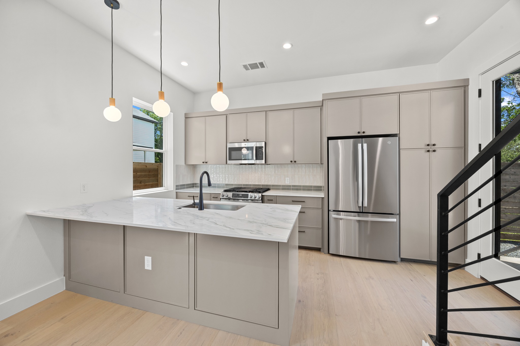 6502 Porter Street, Unit 5 Austin, TX 78741 - Photo 4 of 16 Kitchen