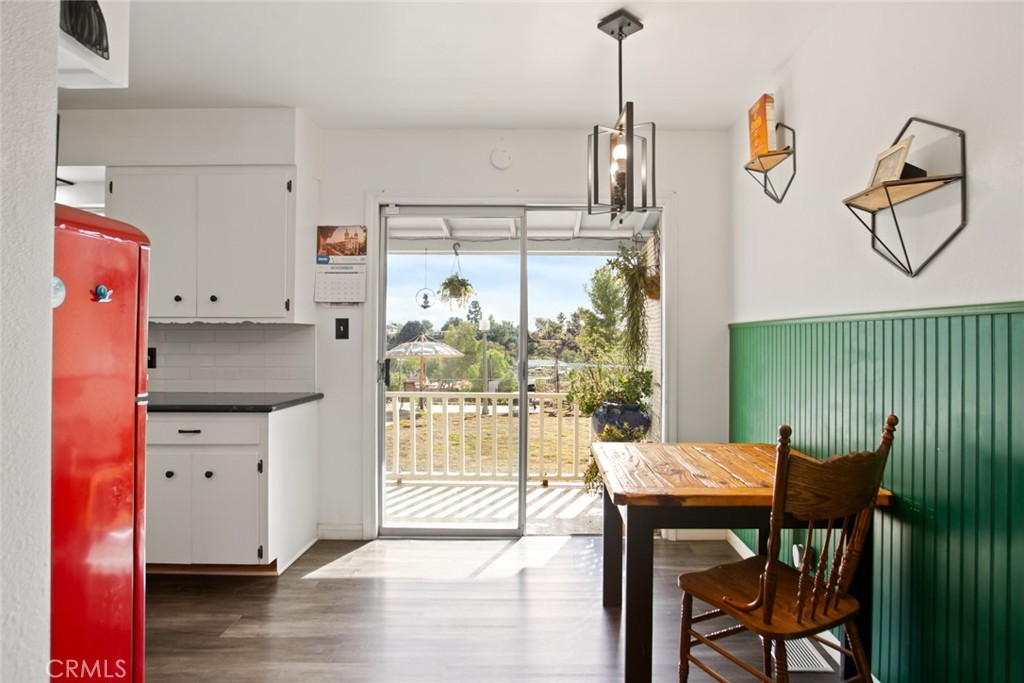 34863 Wildwood Canyon Road Yucaipa, CA 92399 - Photo 6 of 21 a dining room with furniture and window