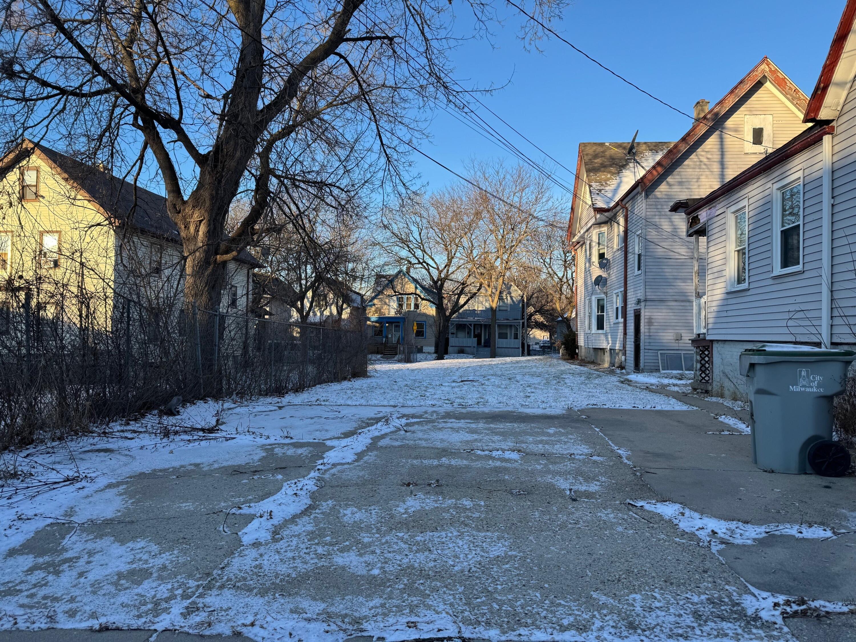 3336 North 11th Street Milwaukee, WI 53206 - Photo 2 of 2 3336 N 11th St 2