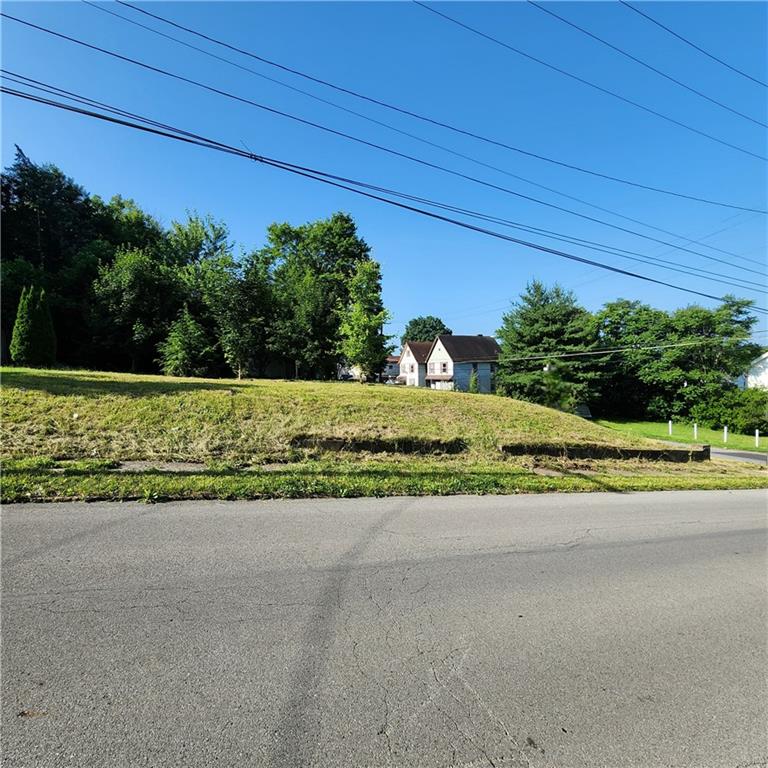 702 Court Street New Castle, PA 16101 - Photo 1 of 7