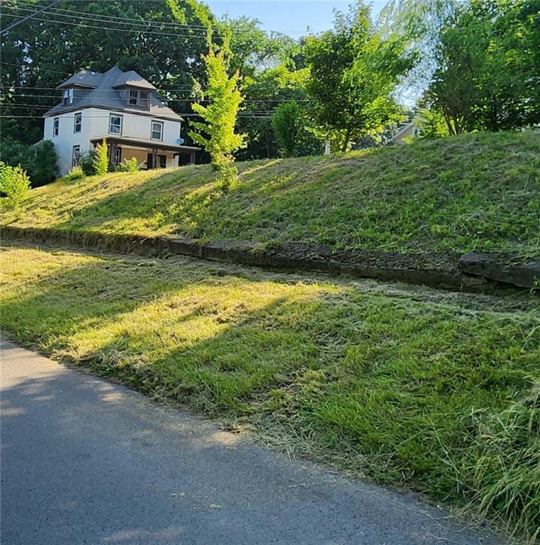 702 Court Street New Castle, PA 16101 - Photo 5 of 7