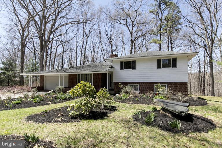 19418 Spooks Hill Road Manchester, MD 21102 - Photo 1 of 28 Exterior (Front)