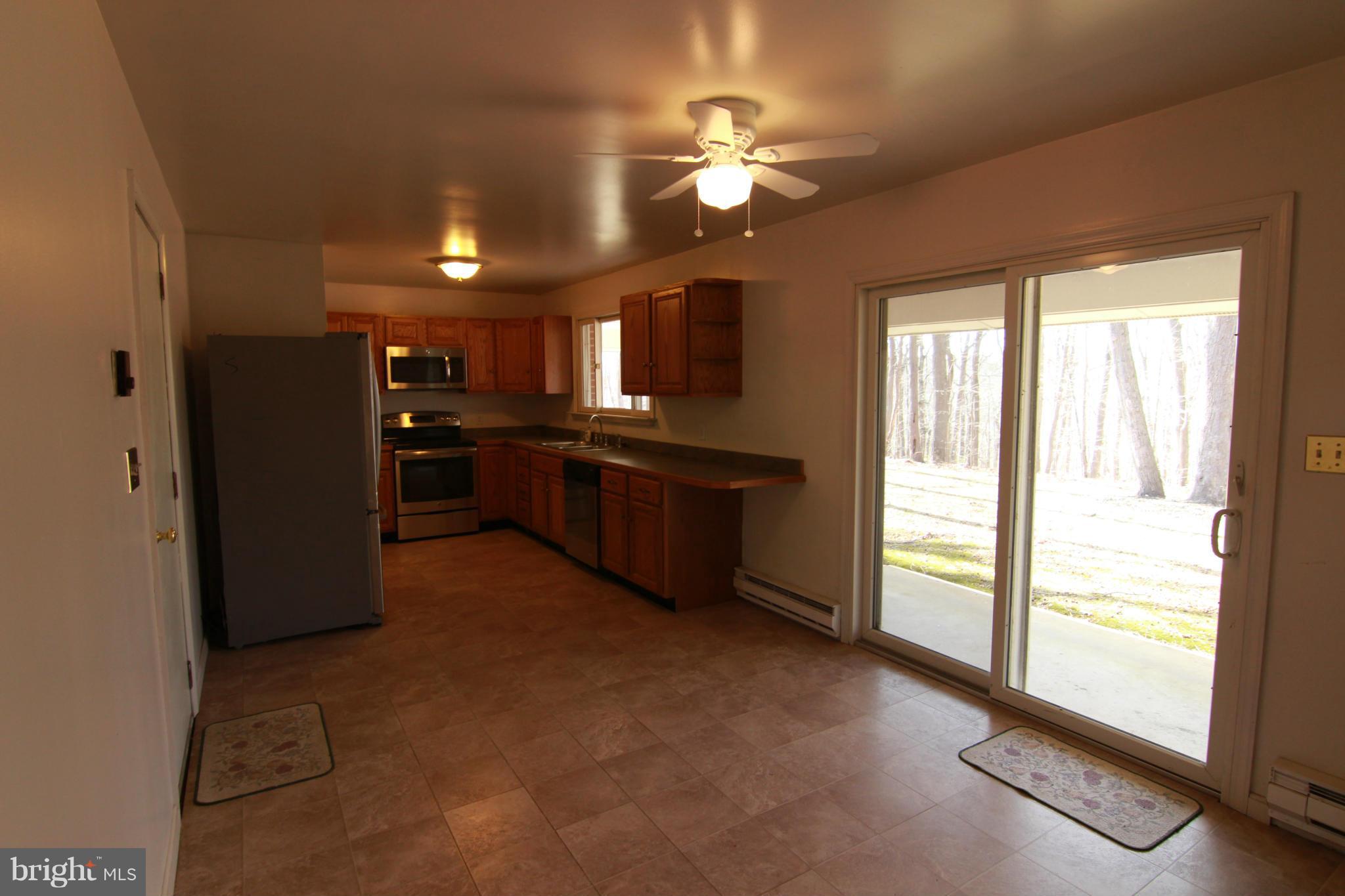 19418 Spooks Hill Road Manchester, MD 21102 - Photo 3 of 28 Kitchen