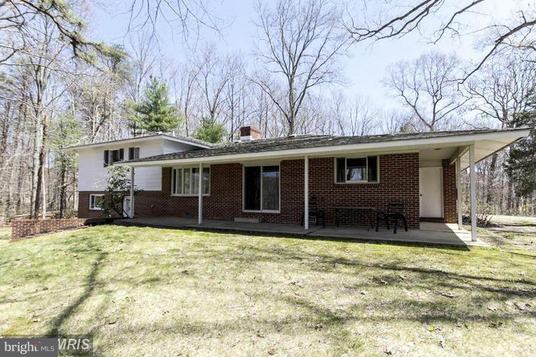 19418 Spooks Hill Road Manchester, MD 21102 - Photo 24 of 28 Exterior (Rear)