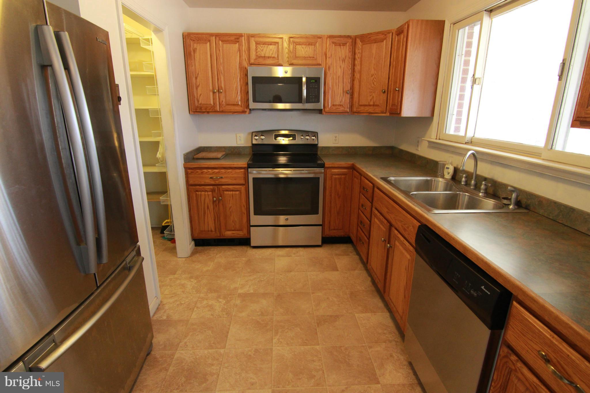 19418 Spooks Hill Road Manchester, MD 21102 - Photo 4 of 28 Kitchen
