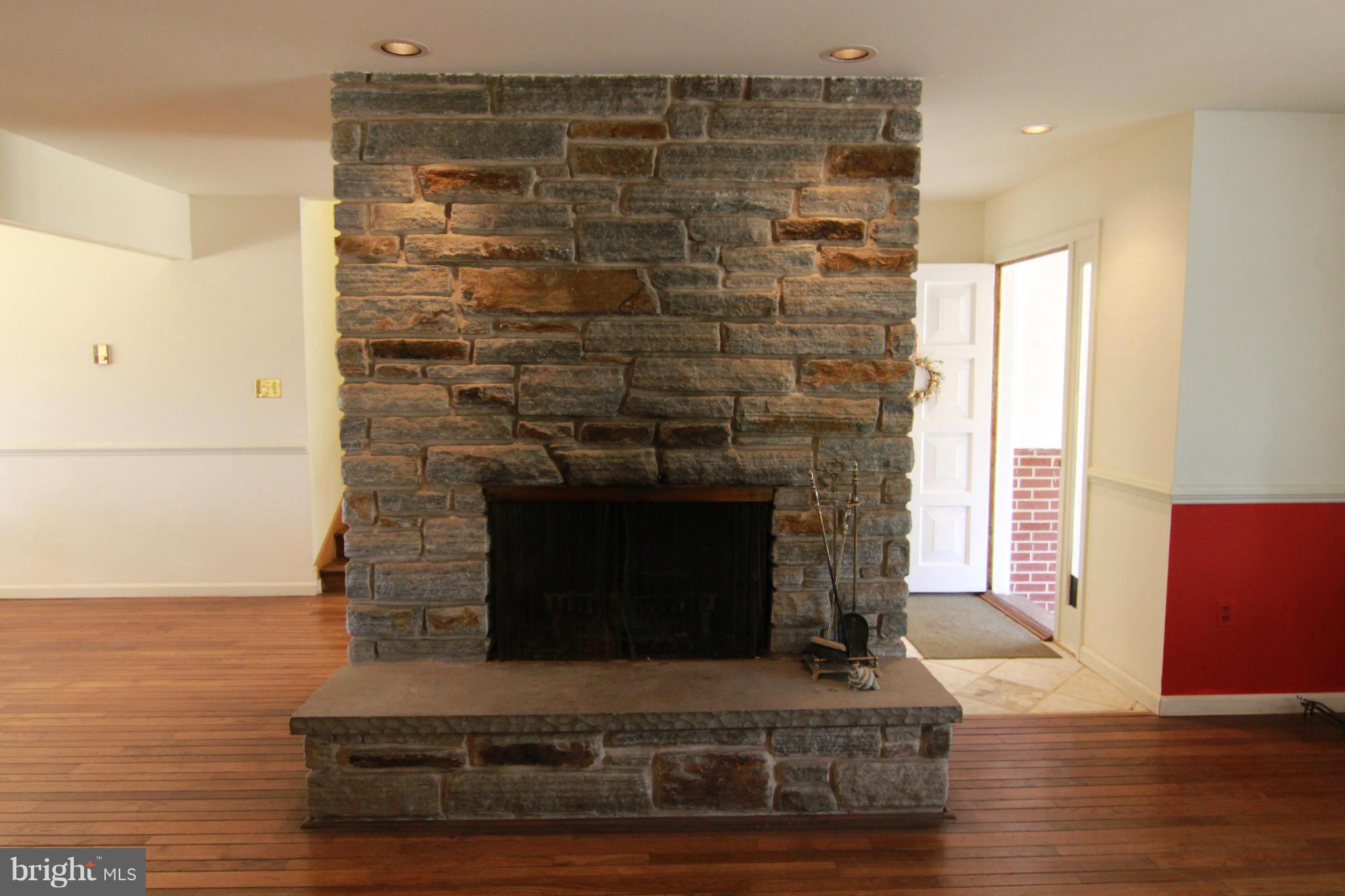 19418 Spooks Hill Road Manchester, MD 21102 - Photo 9 of 28 Fireplace