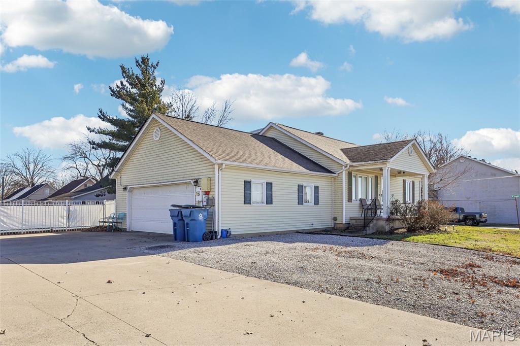 12 South Clinton Street New Baden, IL 62265 - Photo 2 of 51