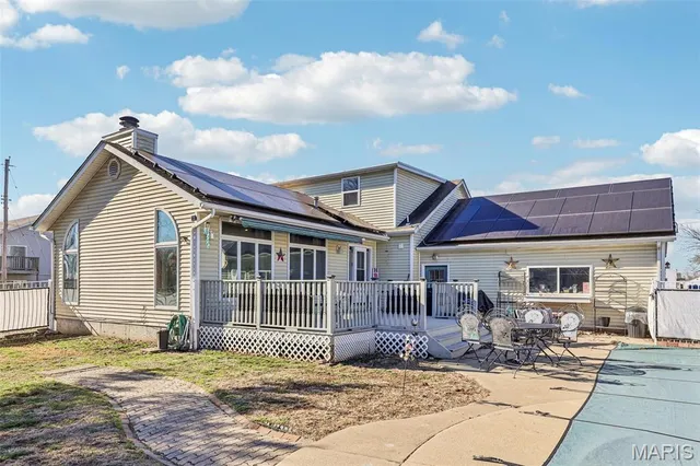 $279,900 | 12 South Clinton Street, New Baden, IL 62265