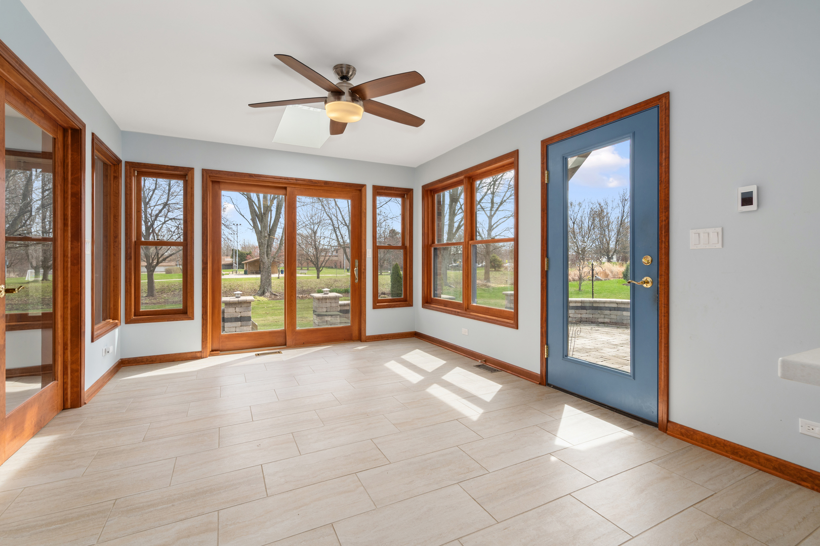 225 Fairway Drive Prospect Heights, IL 60070 - Photo 16 of 57 a view of an empty room and window