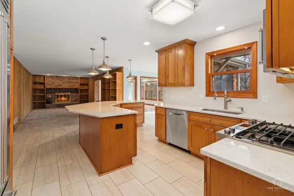 $779,900 | 225 Fairway Drive, Prospect Heights, IL 60070