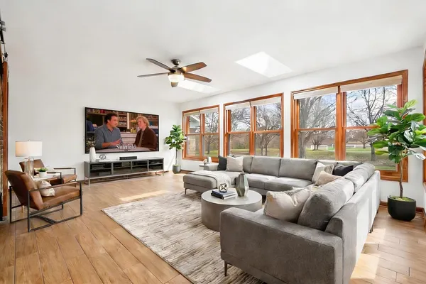 $779,900 | 225 Fairway Drive, Prospect Heights, IL 60070