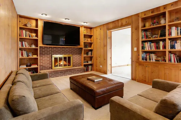 $779,900 | 225 Fairway Drive, Prospect Heights, IL 60070