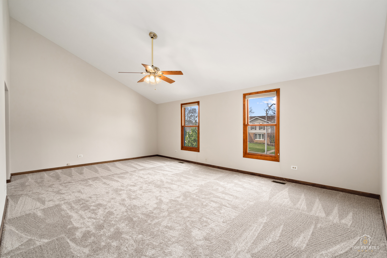 225 Fairway Drive Prospect Heights, IL 60070 - Photo 29 of 57 a view of an empty room with a window