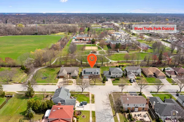$779,900 | 225 Fairway Drive, Prospect Heights, IL 60070