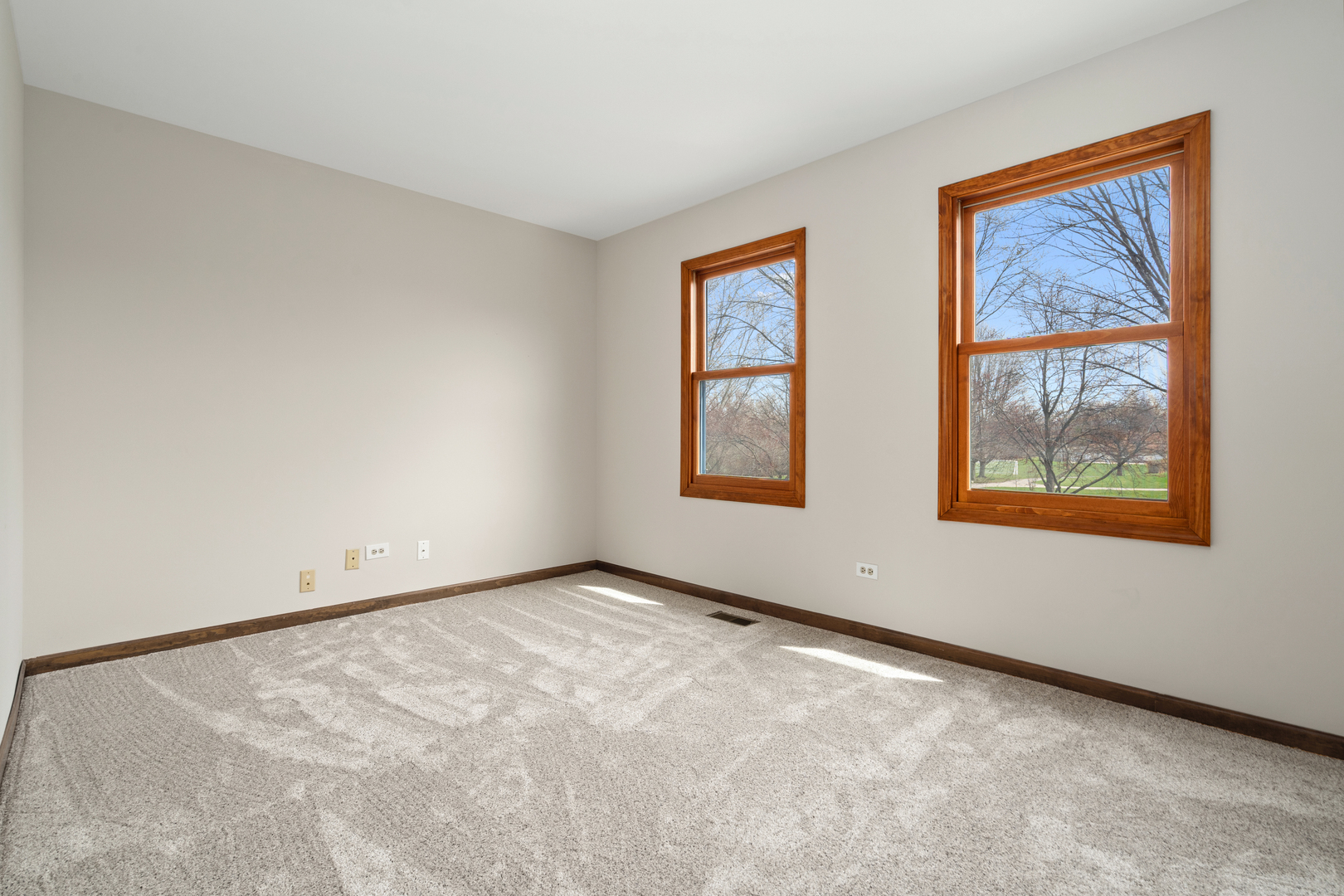 225 Fairway Drive Prospect Heights, IL 60070 - Photo 40 of 57 a view of an empty room with a window