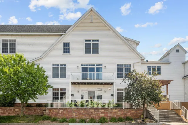 $242,500 | 2150 Old School Road, Unit 253, Mound, MN 55364