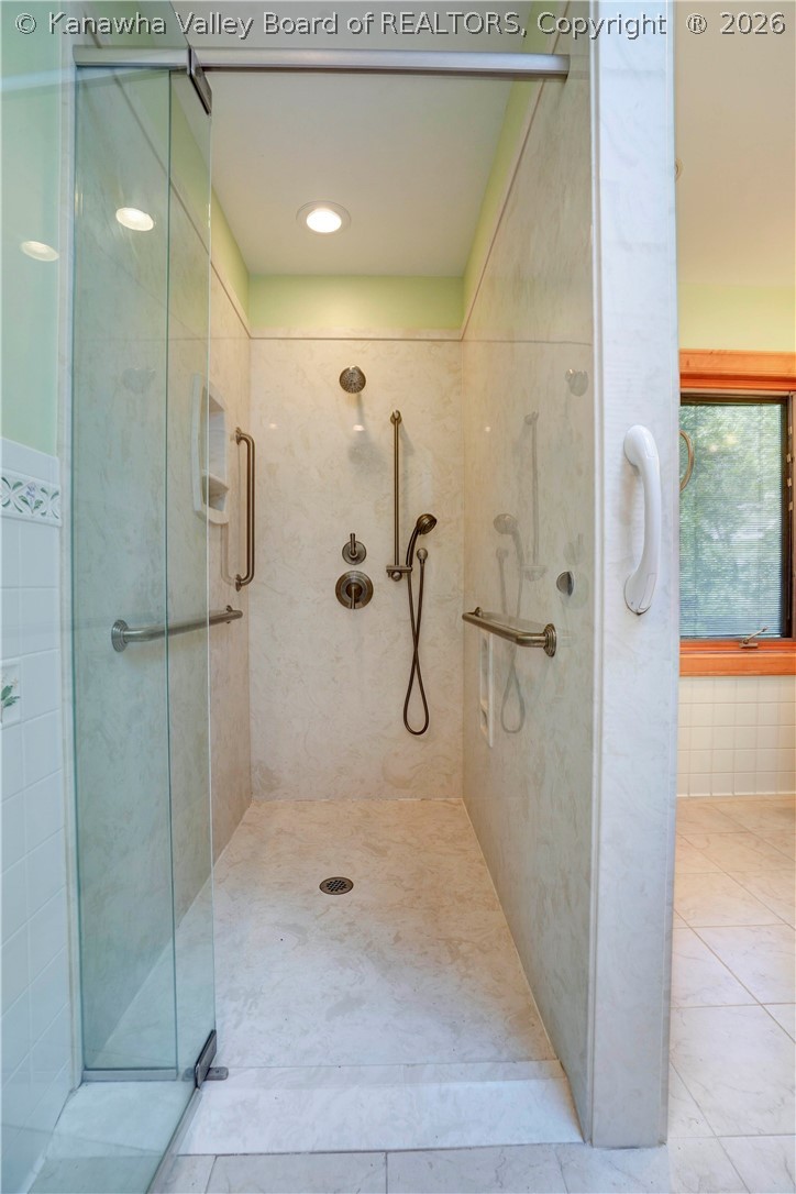 1525 Hampton Road Charleston, WV 25314 - Photo 22 of 35 Gallery Image 22