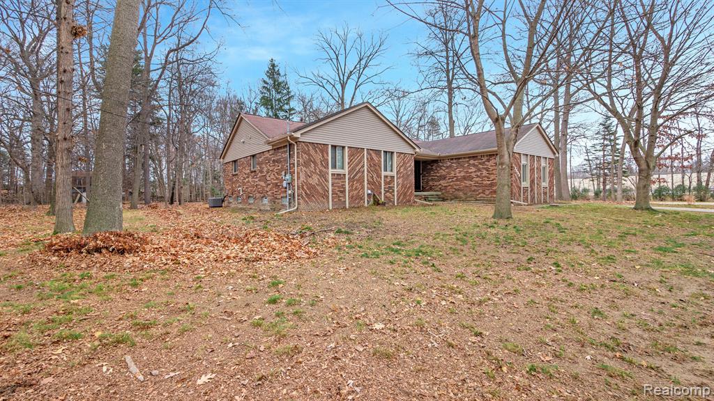 3693 Old Creek Road Rochester Hills, MI 48307 - Photo 26 of 30