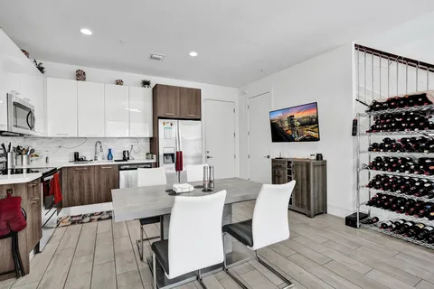 $429,000 | 480 Northeast 35th Court, Unit 2, Oakland Park, FL 33334