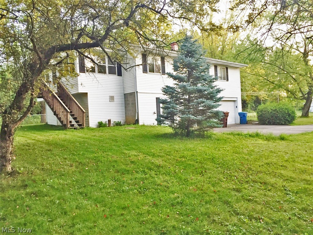 949 Renninger Road New Franklin, OH 44319 - Photo 4 of 23