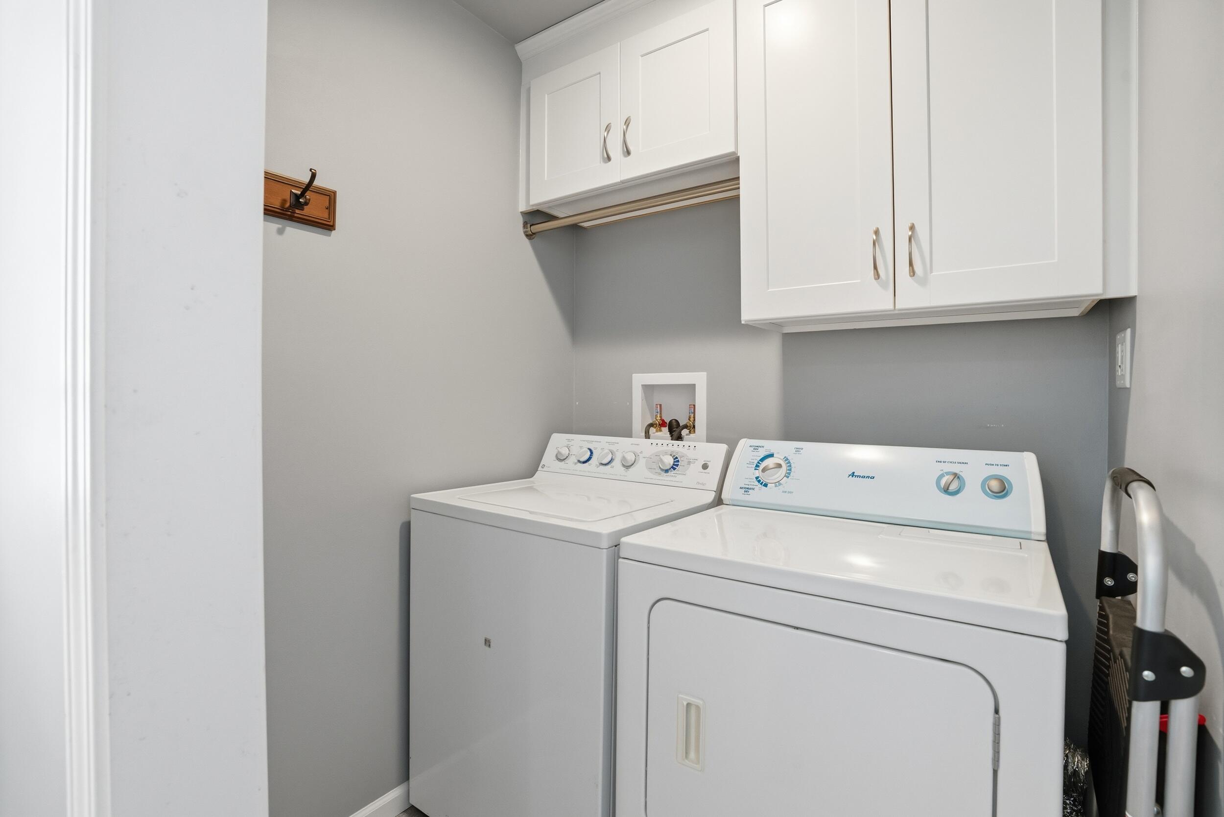 44 Timrick Drive Munster, IN 46321 - Photo 14 of 27 a utility room with dryer and washer