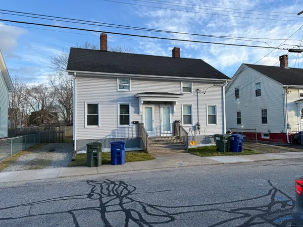 $1,600 | 10 Wilford Court, Stonington, CT 06379