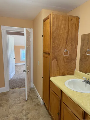 $1,700 | 10 Wilford Court, Pawcatuck, CT 06379