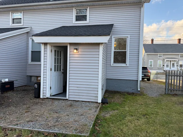 $1,700 | 10 Wilford Court, Pawcatuck, CT 06379