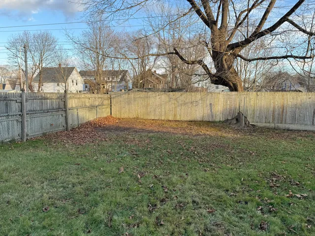 $1,700 | 10 Wilford Court, Pawcatuck, CT 06379