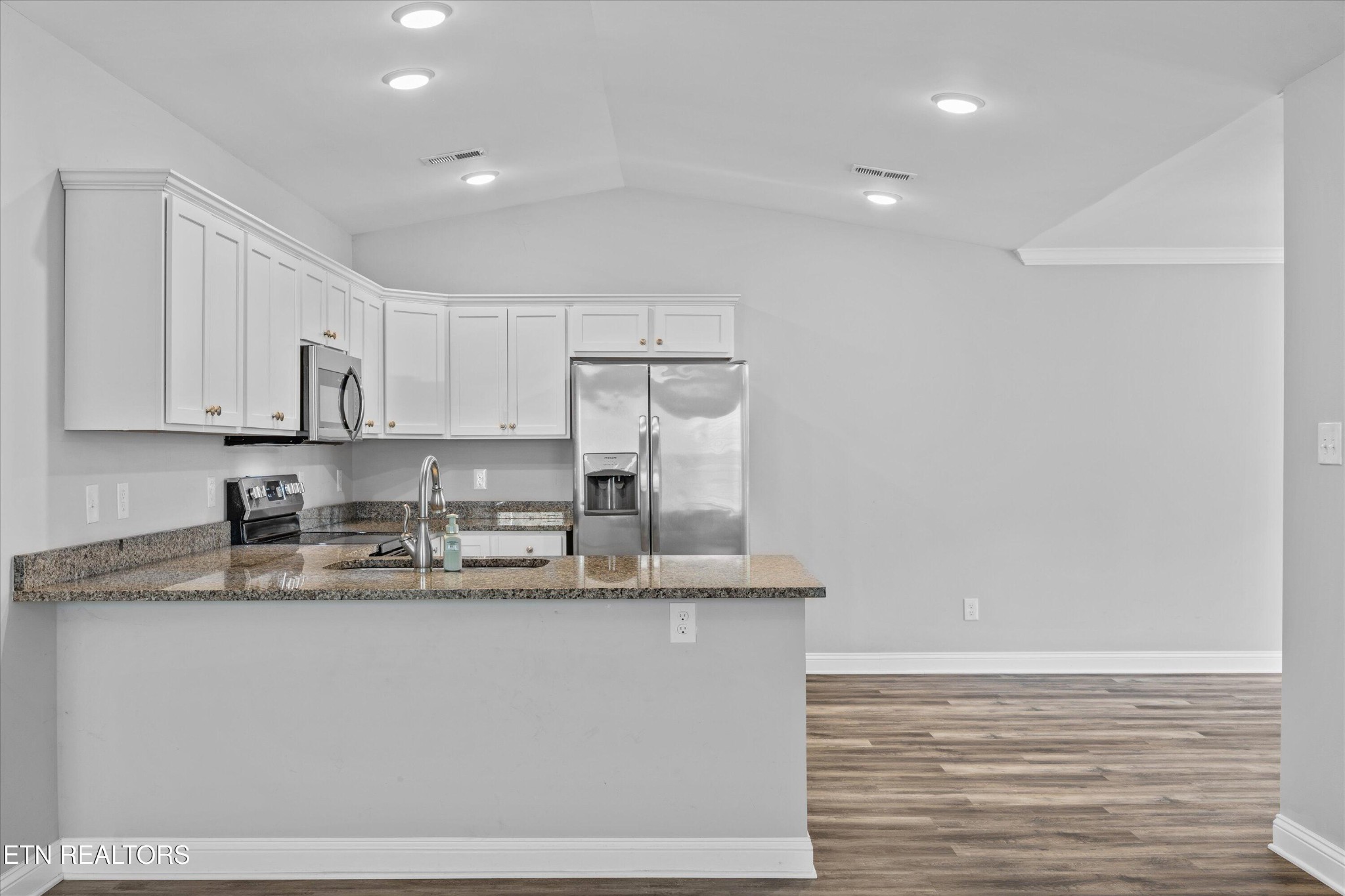 870 Spring Park Road Knoxville, TN 37914 - Photo 8 of 27 Gallery Image 8