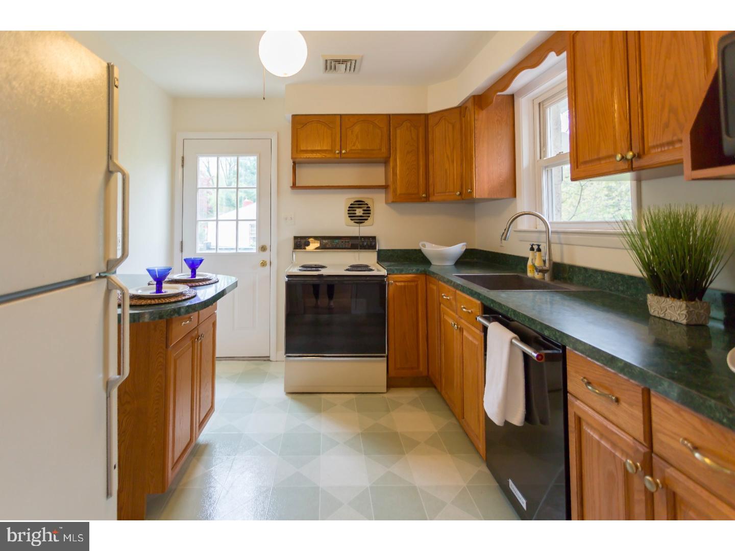 150 Dayleview Road Berwyn, PA 19312 - Photo 6 of 22 Kitchen