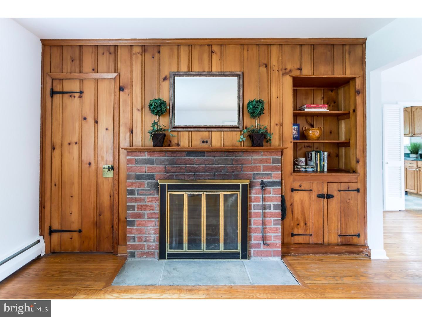 150 Dayleview Road Berwyn, PA 19312 - Photo 10 of 22 Living Room