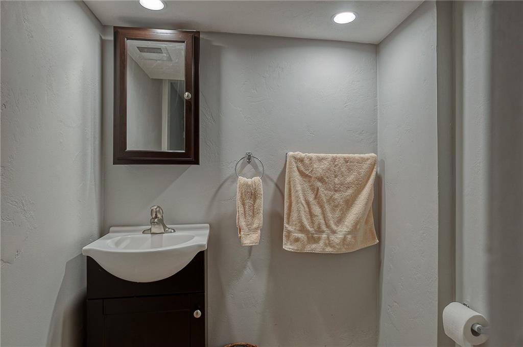 615 Quince Road Monroeville, PA 15146 - Photo 17 of 20 Gallery Image 17