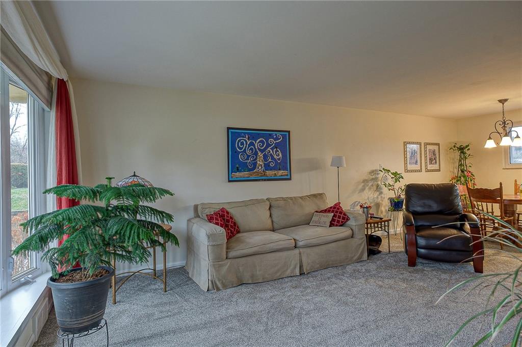 615 Quince Road Monroeville, PA 15146 - Photo 3 of 20 Gallery Image 3
