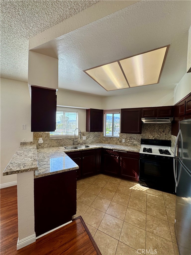1523 East Windsor Road, Unit 105B Glendale, CA 91205 - Photo 6 of 34