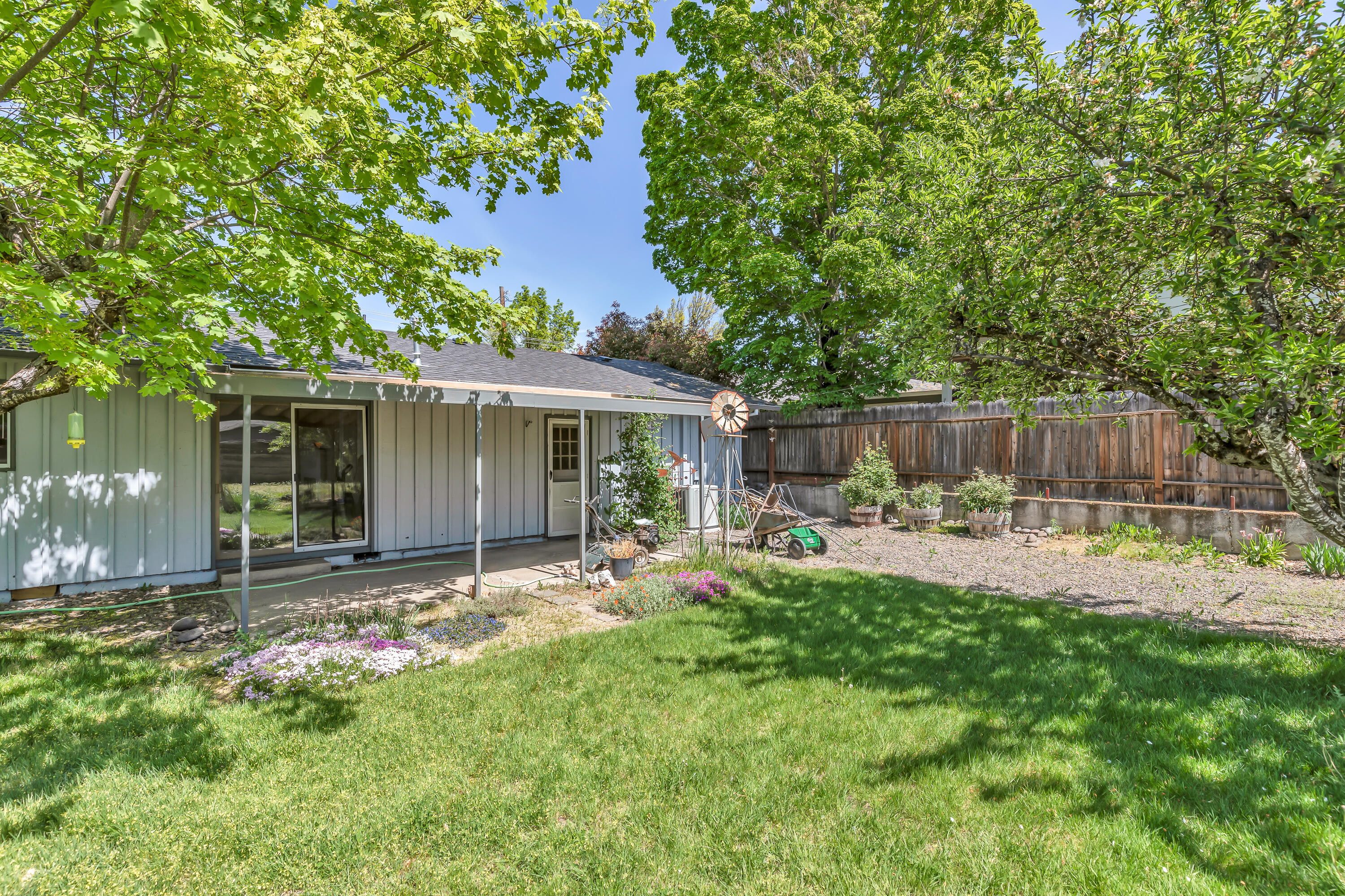 204 Princess Way Central Point, OR 97502 - Photo 24 of 31 24