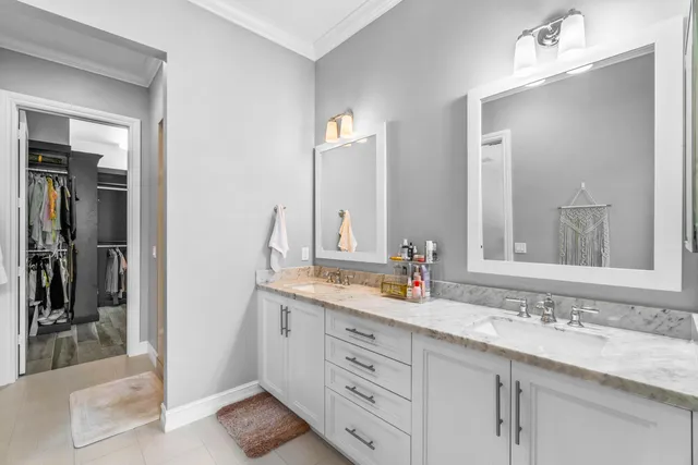 a view of walk in closet