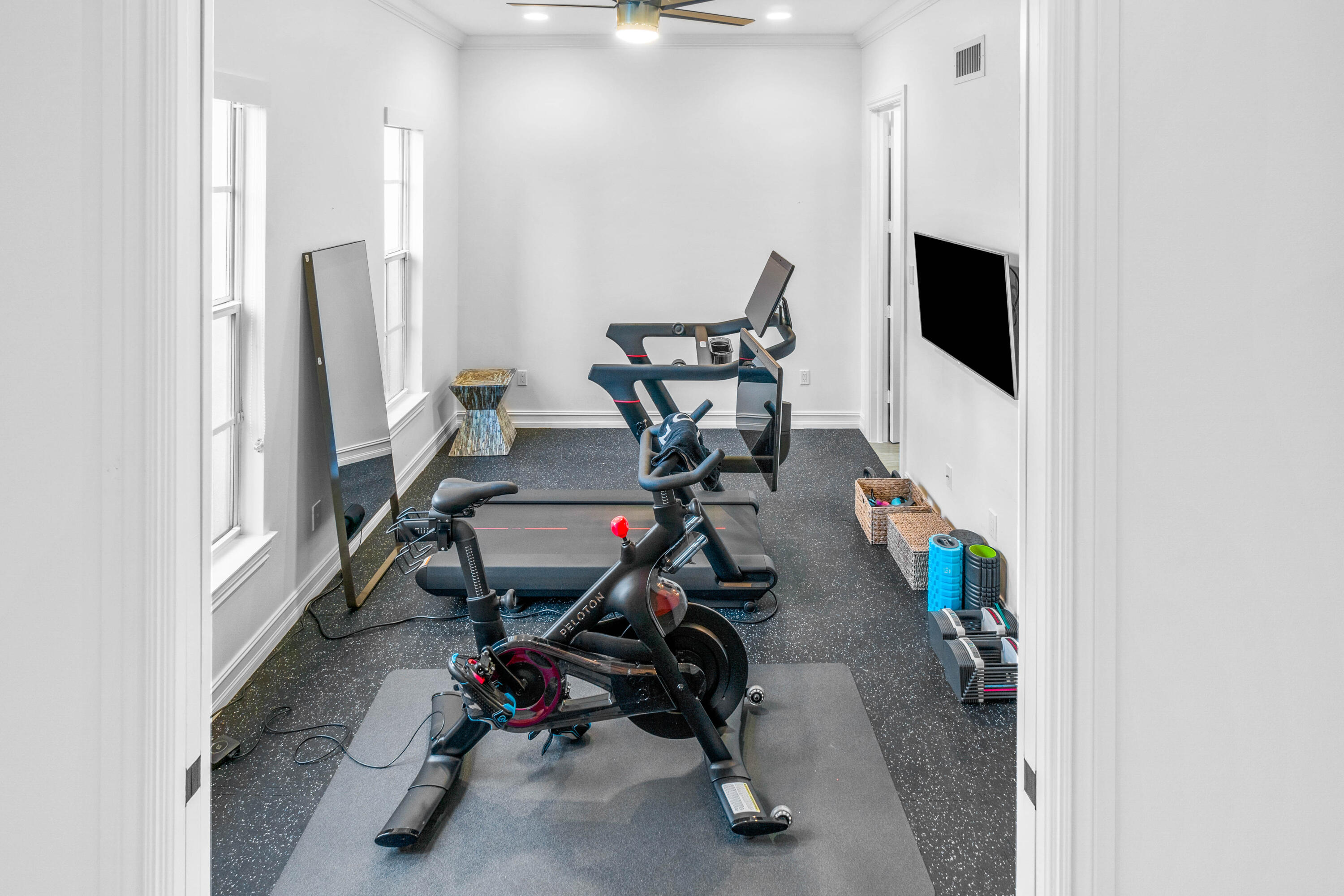 308 West Cannery Row Circle Delray Beach, FL 33444 - Photo 5 of 23 a view of a room with gym equipment