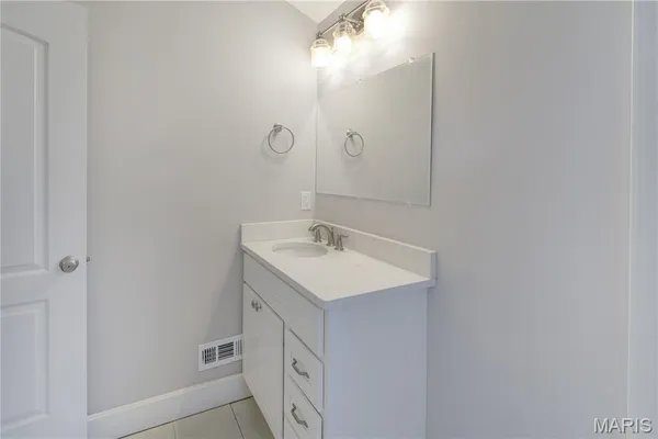 $3,000 | 8729 Bridgeport Avenue, St. Louis, MO 63144