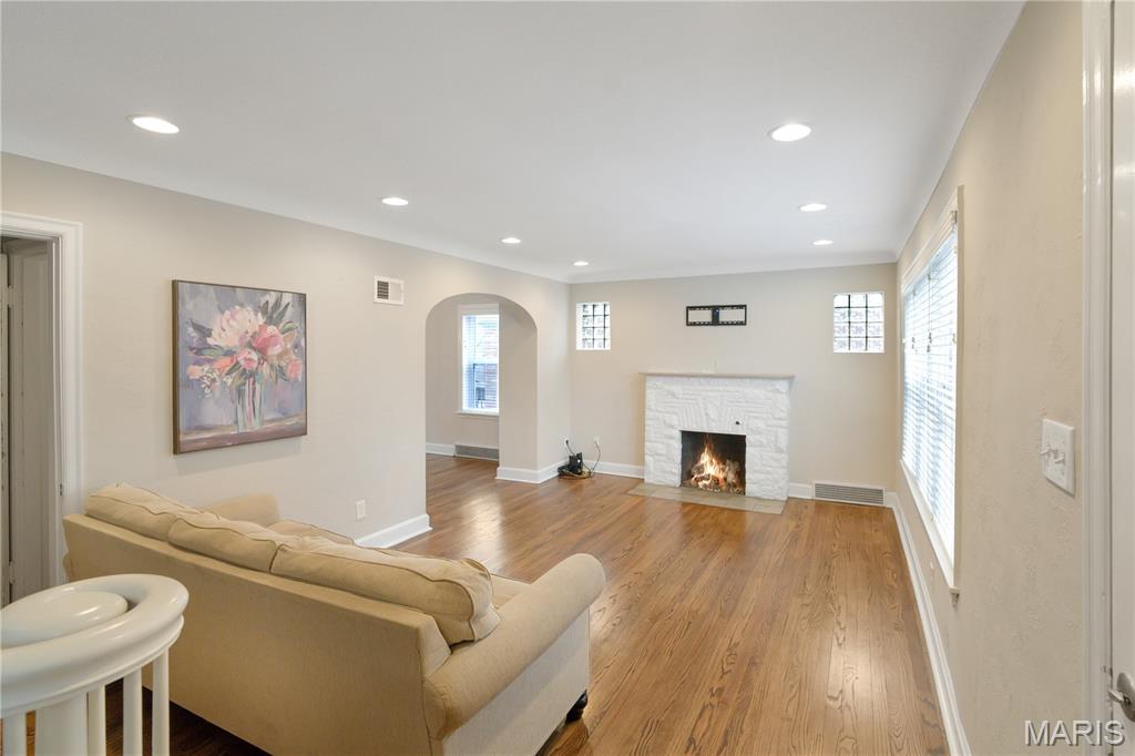 8729 Bridgeport Avenue St. Louis, MO 63144 - Photo 2 of 17