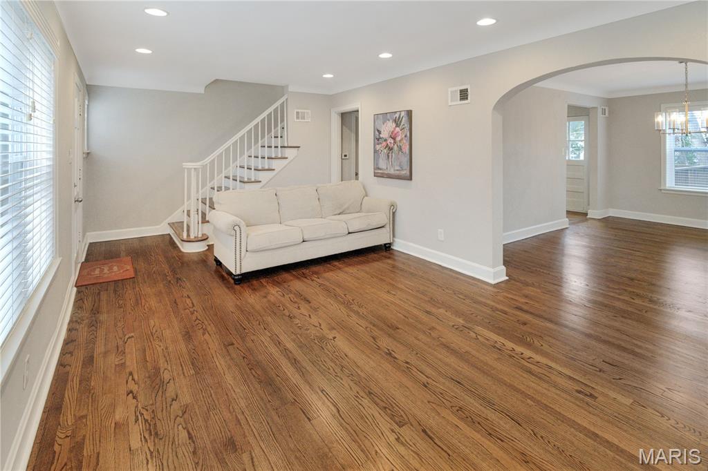 8729 Bridgeport Avenue St. Louis, MO 63144 - Photo 3 of 17