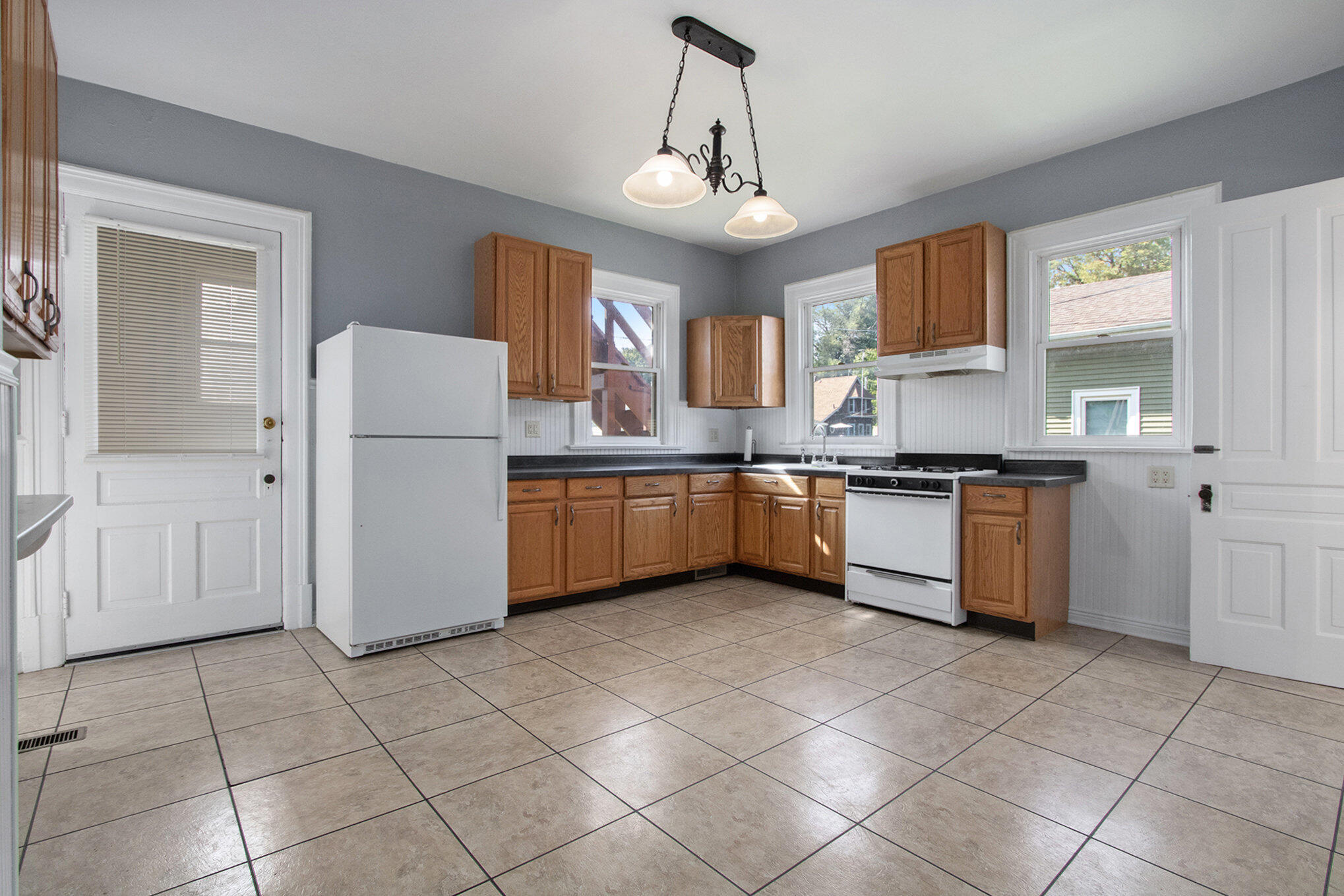 1210 Indiana Avenue La Porte, IN 46350 - Photo 9 of 15 2038x1359