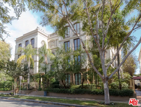 $8,200 | 132 South Crescent Drive, Unit 103, Beverly Hills, CA 90212